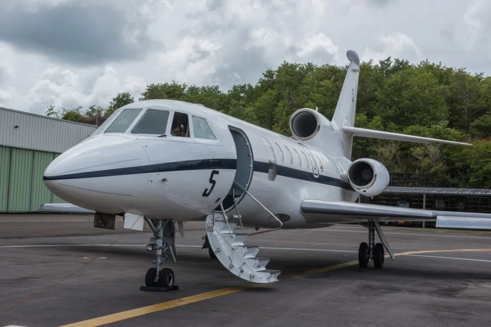 Un avion de surveillance maritime Falcon 50 de la flottille 24F