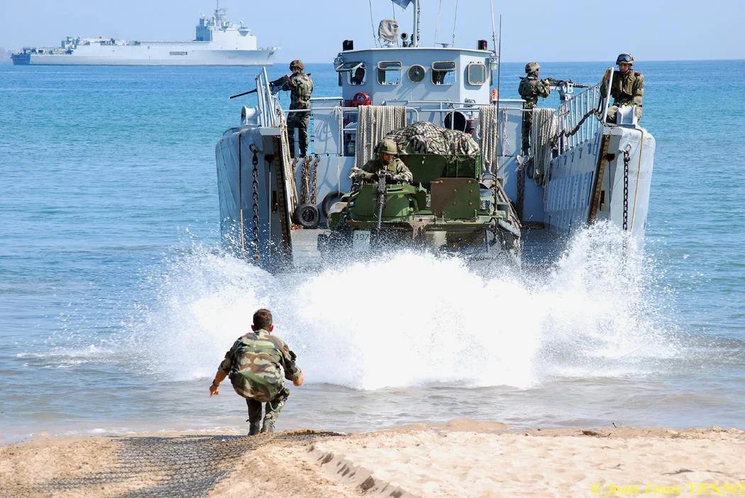 Les véhicules débarquent