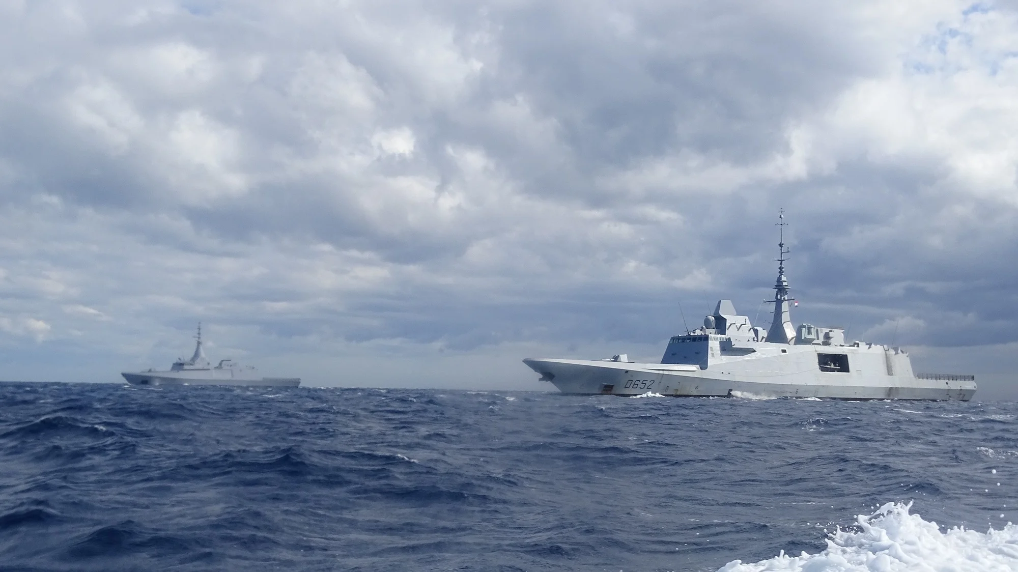 La frégate Provence et la frégate égyptienne Port-Saïd