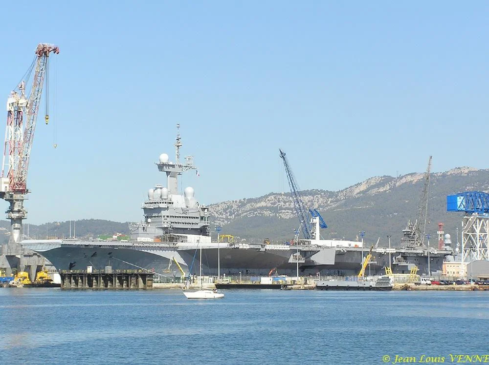 Ouverture de la porte du bassin du Charles de Gaulle