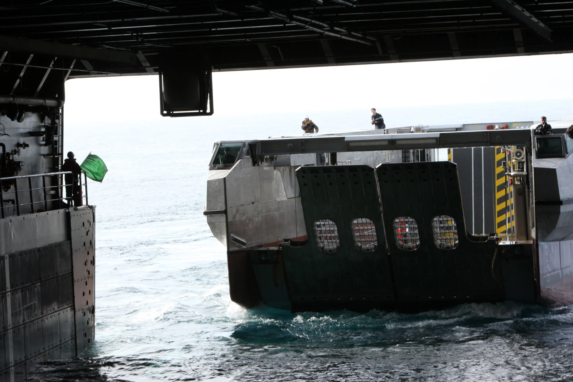 L'EDAR entre dans le radier du San Antonio