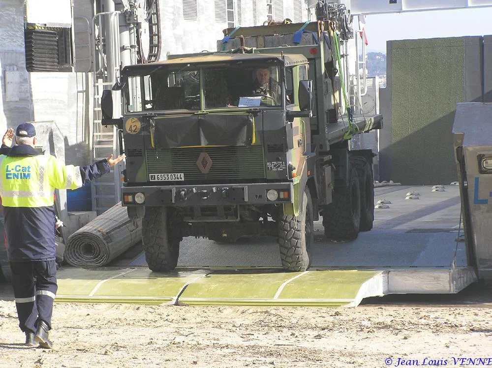 Premier plageage du L-CAT avec matériel roulant