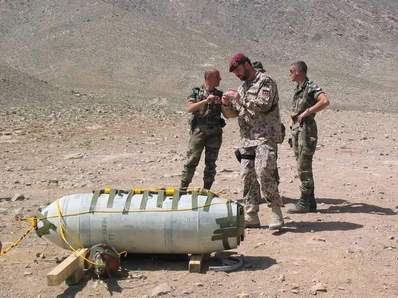 Destruction d'une bombe en Afganistan