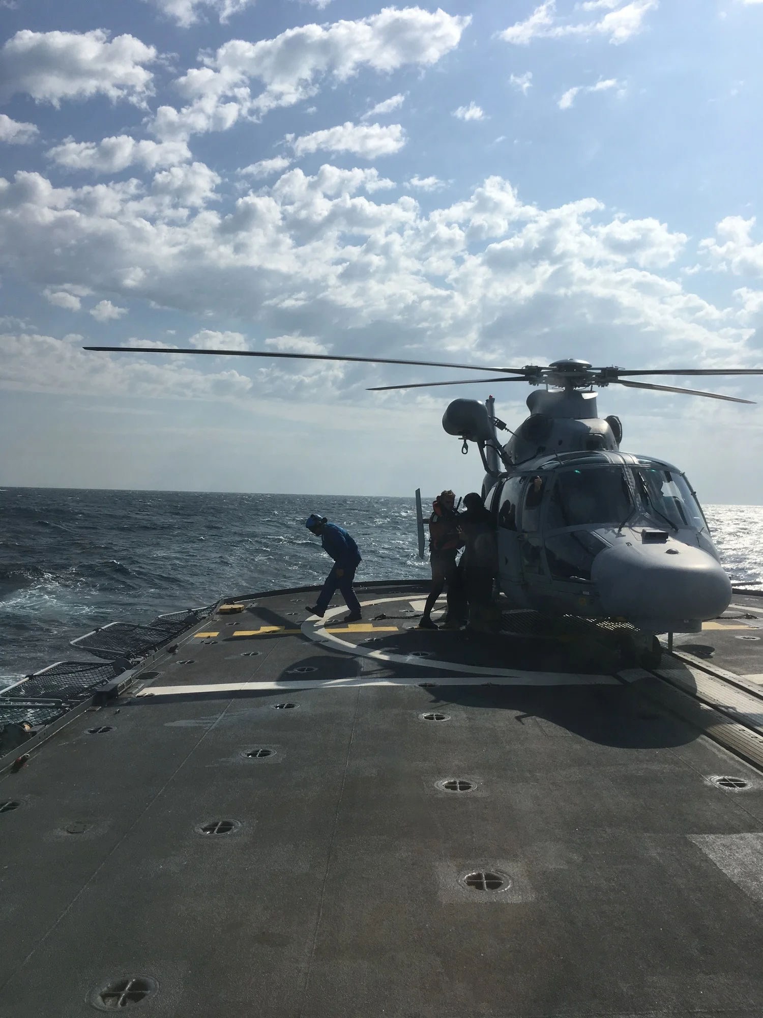 L'hélicoptère Panther se prépare à décoller