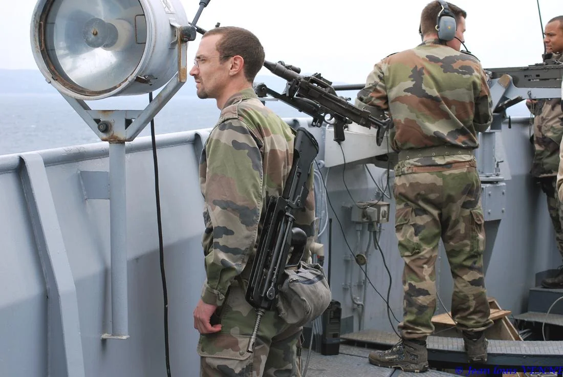 Défense contre les embarcations menaçantes