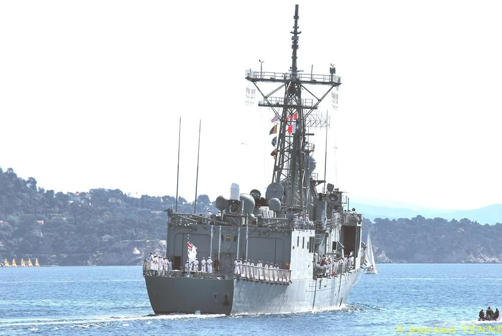 La frégate australienne HMAS Sydney quitte Toulon