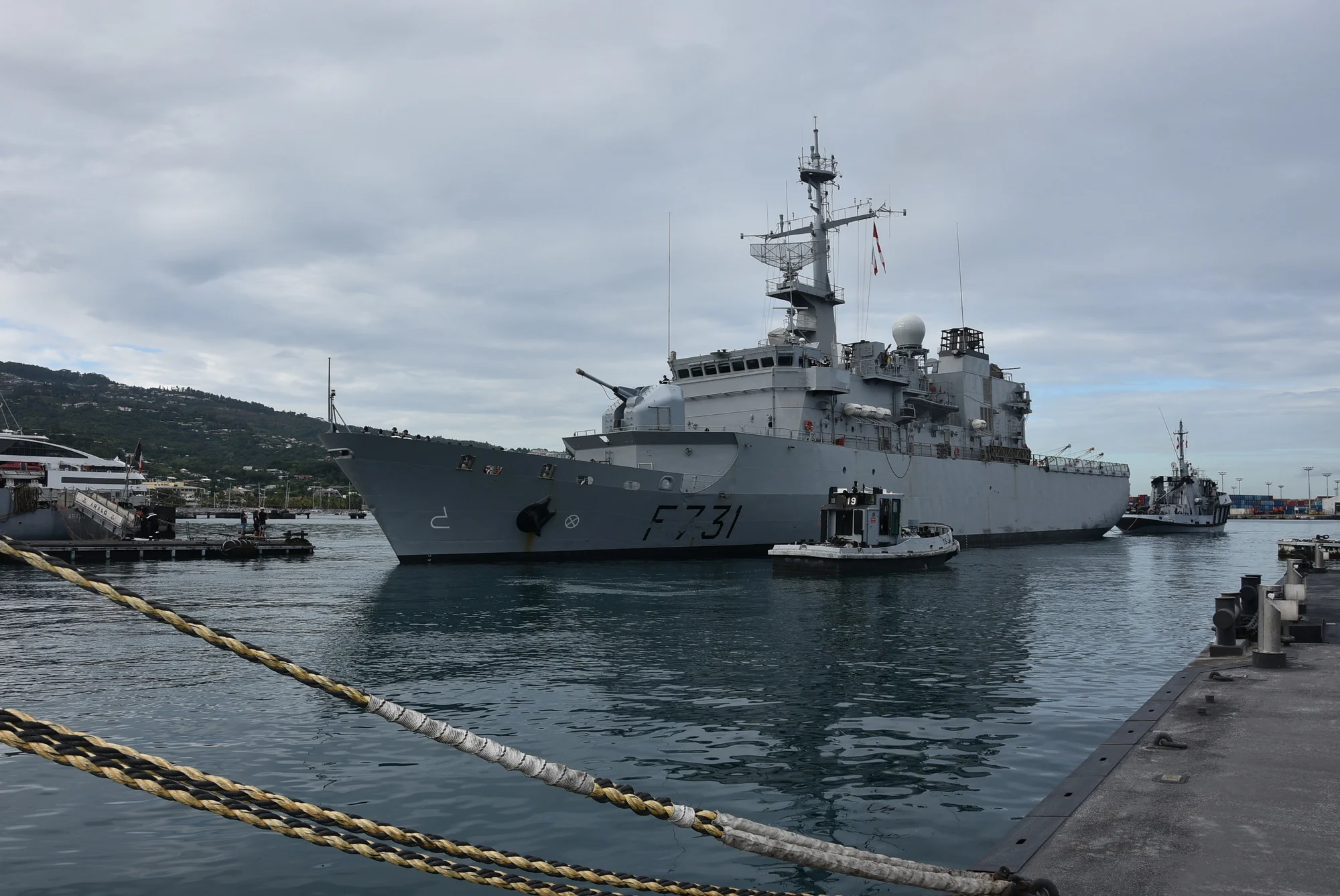 La frégate de surveillance Prairial appareille de Papeete