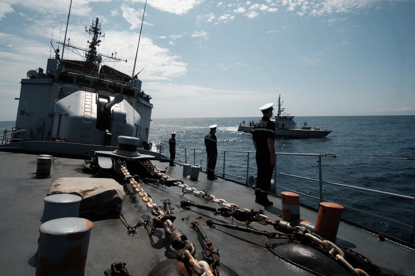Le patrouilleur Commandant Ducuing et le patrouilleur togolais Oti