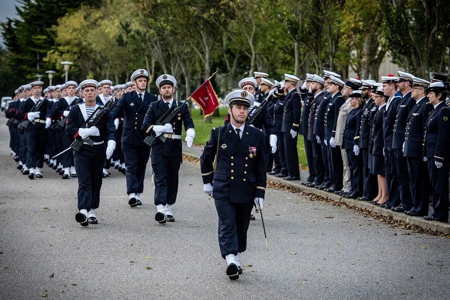 Défilé des des matelots de la promotion « matelot Antoine Dechelette »