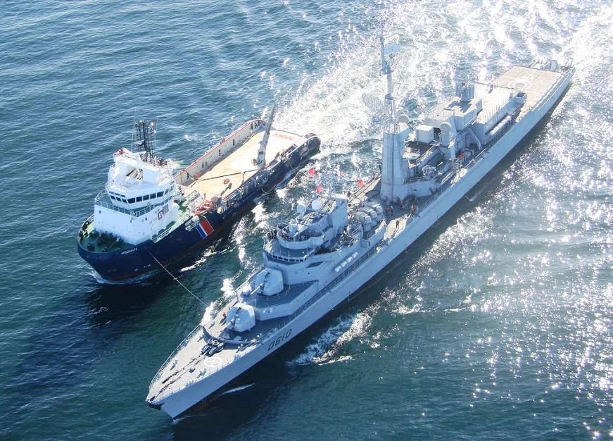 Ravitaillement à la mer inédit pour le Tourville