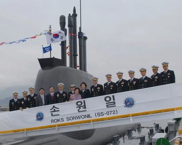 Admission au service actif du {{Son Won-Il}}