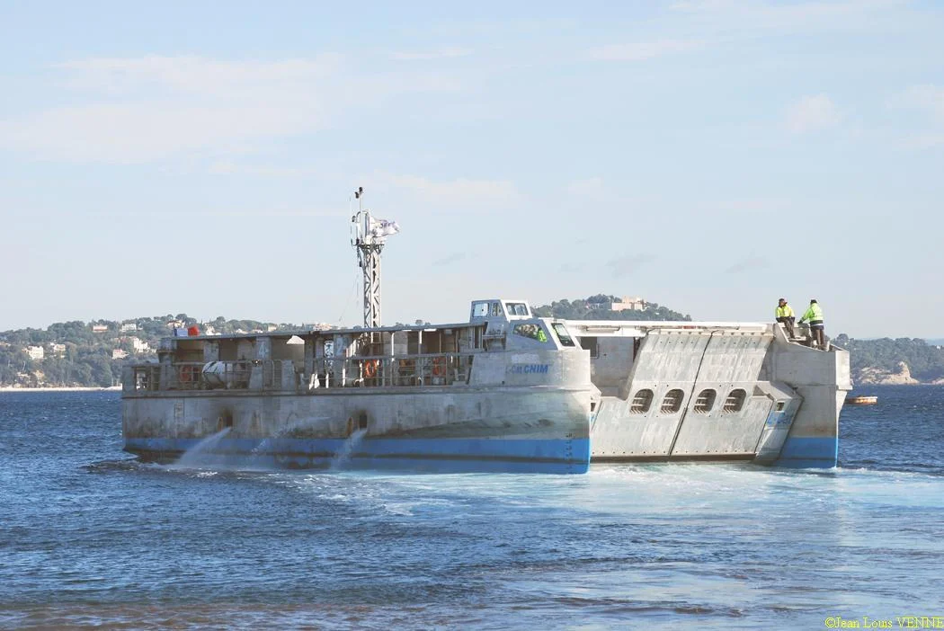 Le préfet maritime assiste à une démonstration du L-CAT