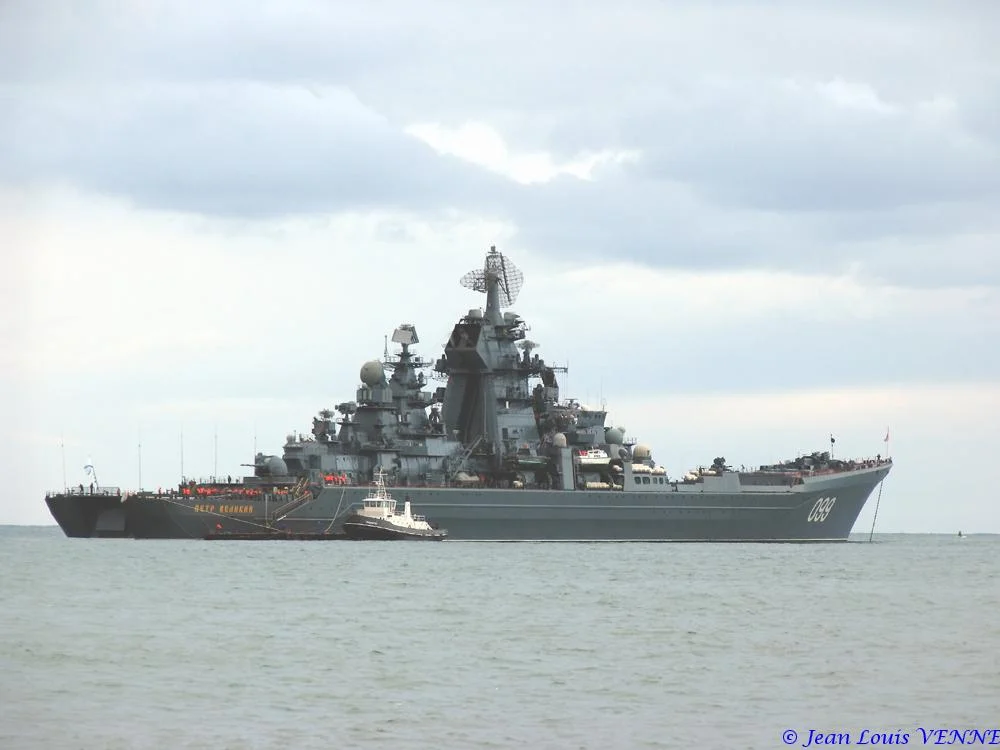 Le croiseur nucléaire russe Pierre le Grand à Toulon