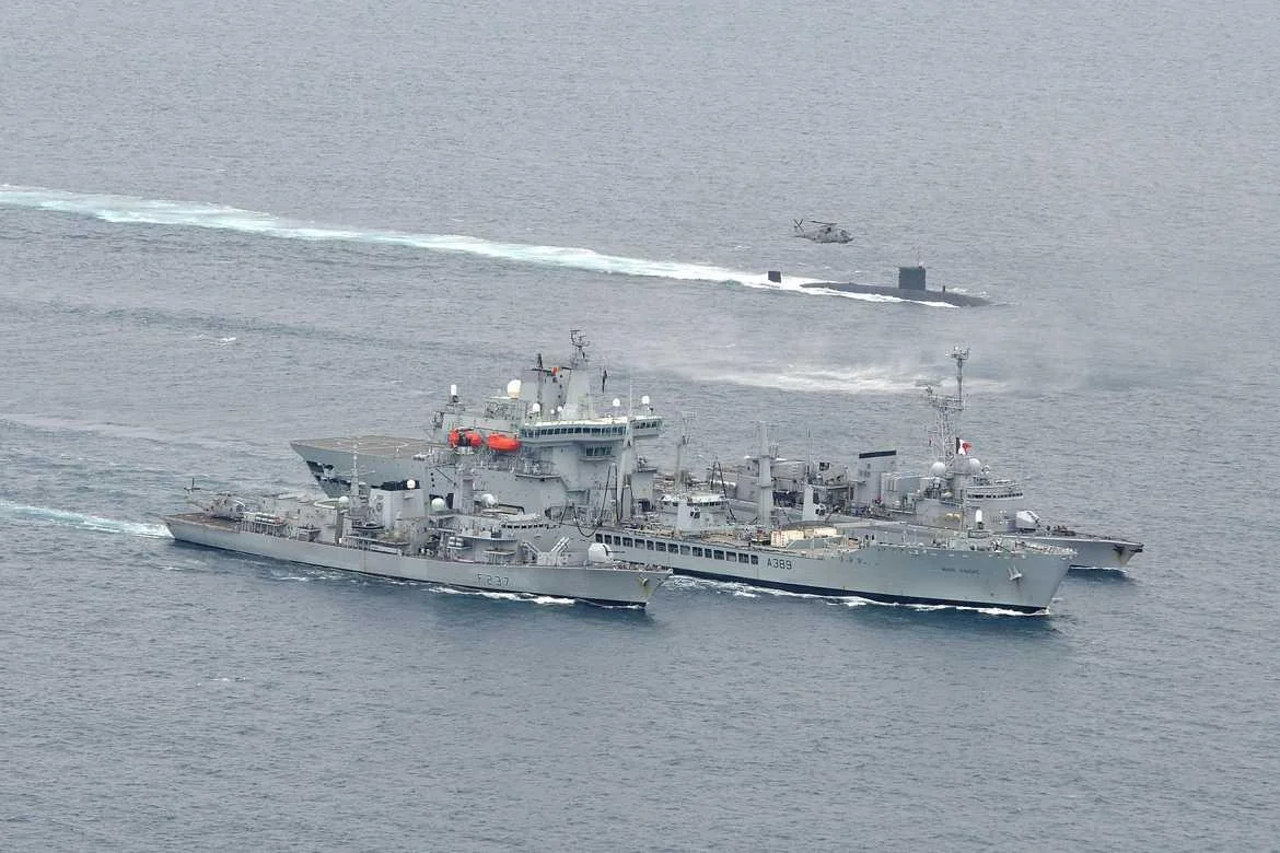 Entraînement de lutte anti-sous-marine pour la frégate La Motte-Picquet