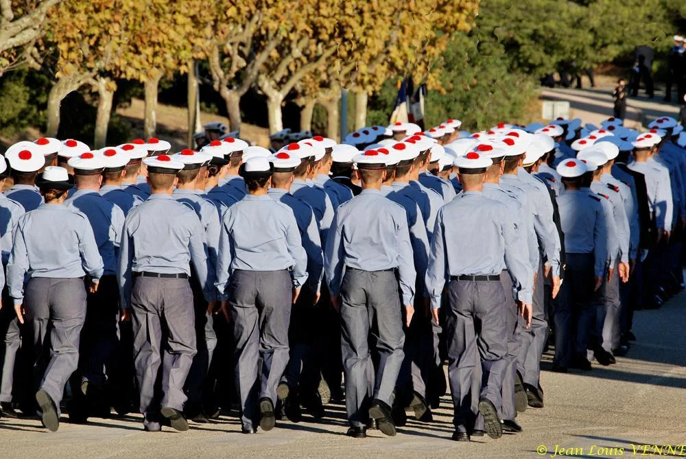 Présentation aux drapeaux du CIN Saint-Mandrier