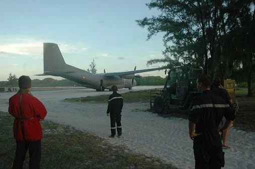 Arrivée du transal venant ravitailler les Glorieuses