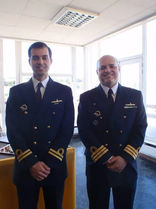 Remise du Certificat Elémentaire de sous-mariniers à 2 officiers brésiliens