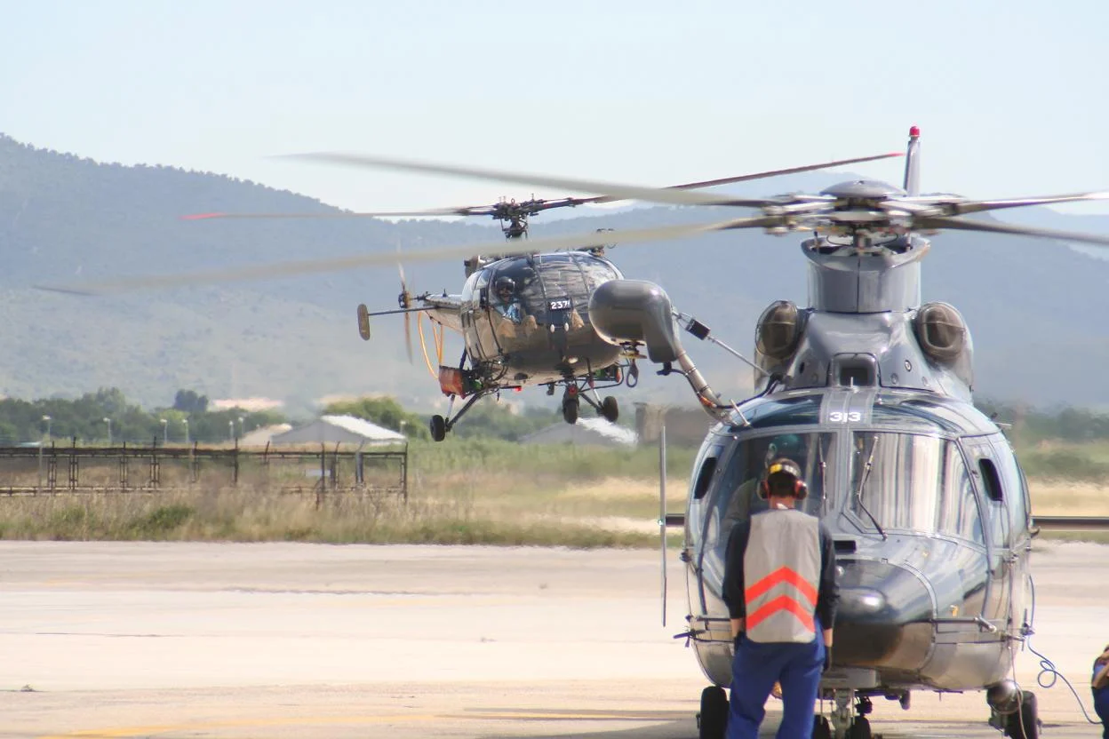 Les 4 hélicoptères se posent