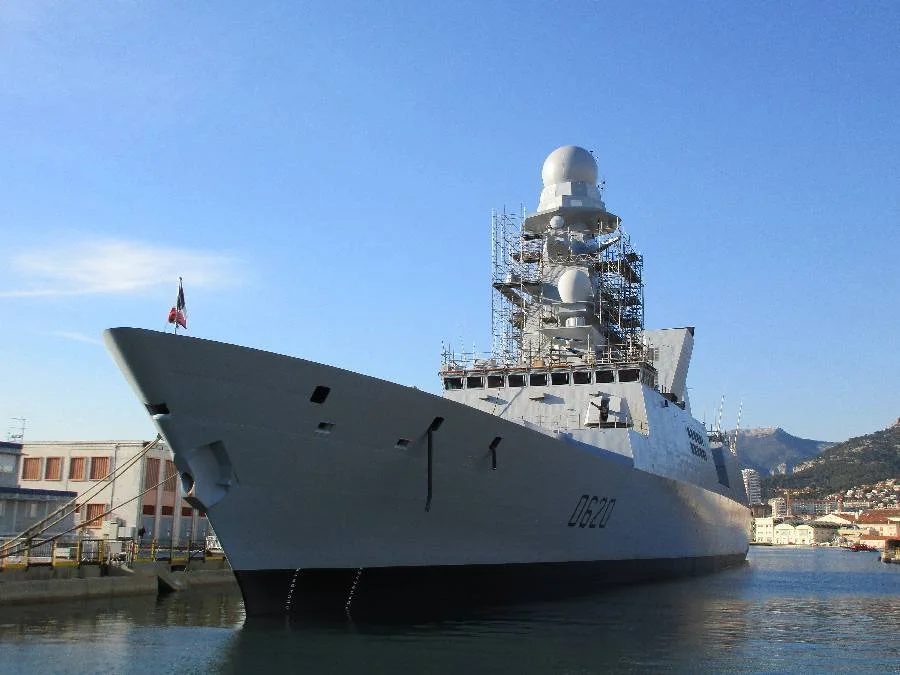 La frégate Forbin de nouveau à flot