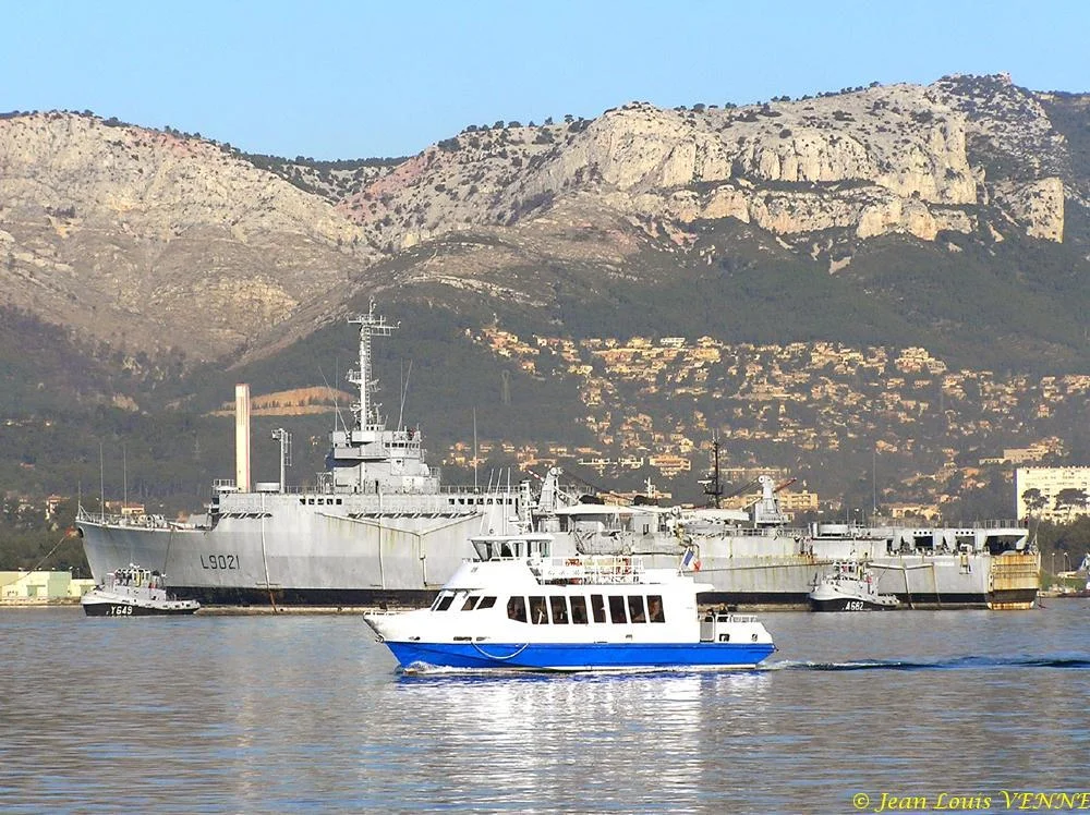 L’ex-Ouragan transféré dans le port de Bregaillon