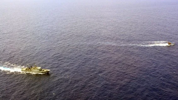 Le patrouilleur La Moqueuse intercepte un bateau en pêche illégale