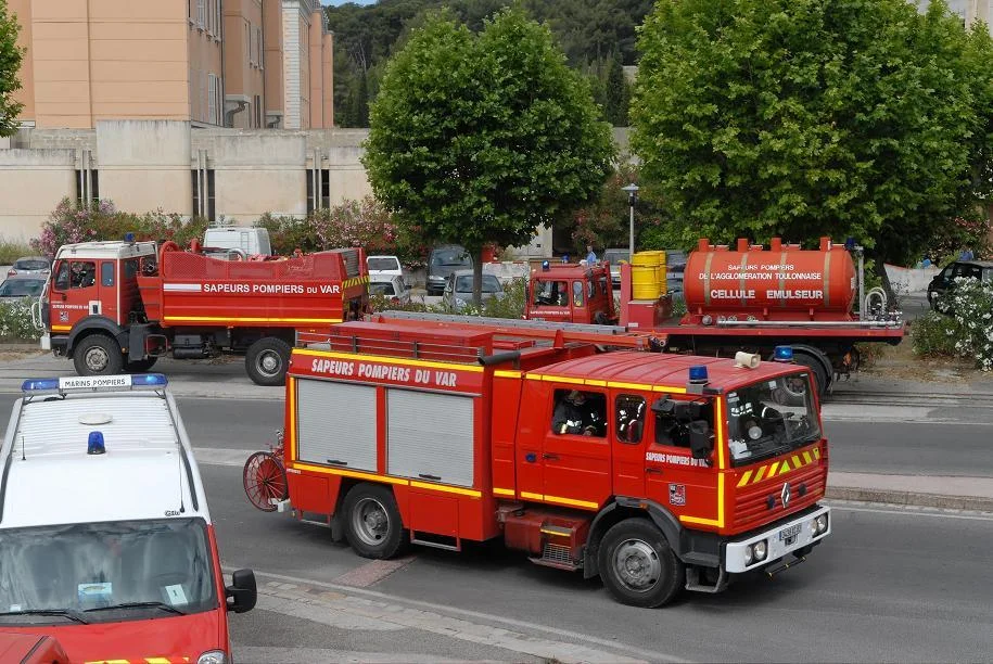Véhicules des marins-pompiers et du SDIS