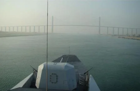 Passage du canal de Suez pour le La Fayette