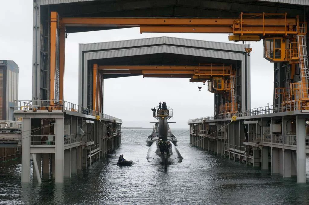 Le SNA Saphir quitte Brest après un mois d’entretien