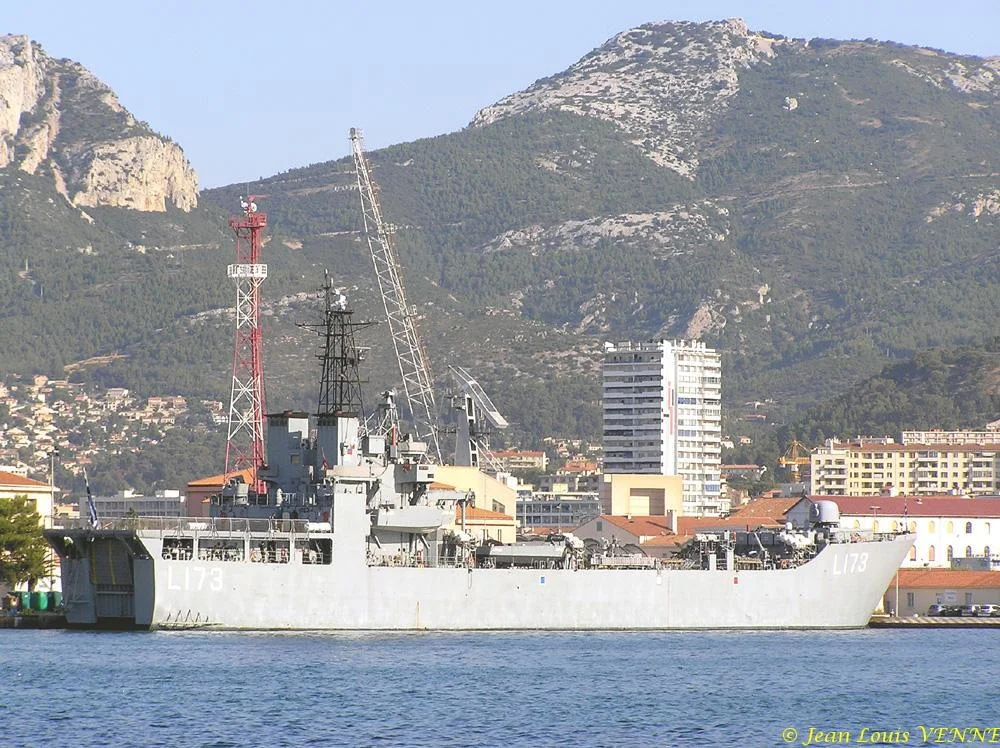 Le bâtiment de débarquement Chios