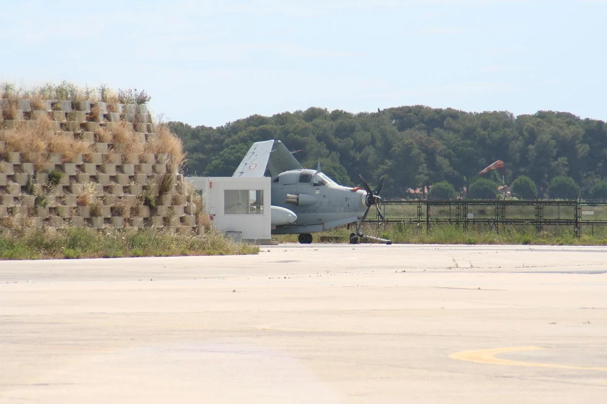 Un Alizé avec ses ailes repliées
