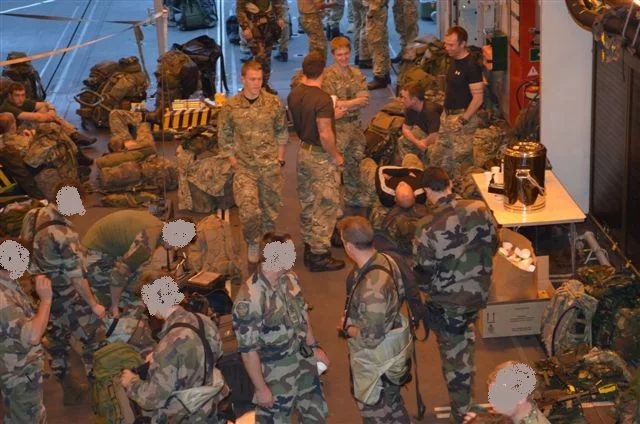 Le commando Kieffer embarque sur la frégate HMS Montrose