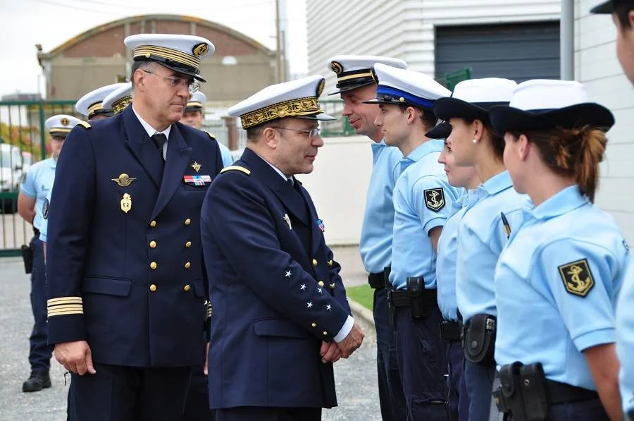 Le chef d'état-major de la Marine à la rencontre des gendarmes maritimes du peloton de surveillance maritime et portuaire (PSMP) du Havre
