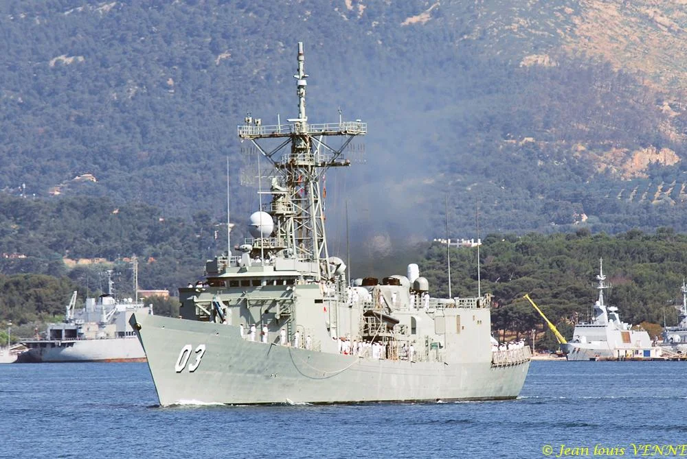 La frégate australienne HMAS Sydney quitte Toulon
