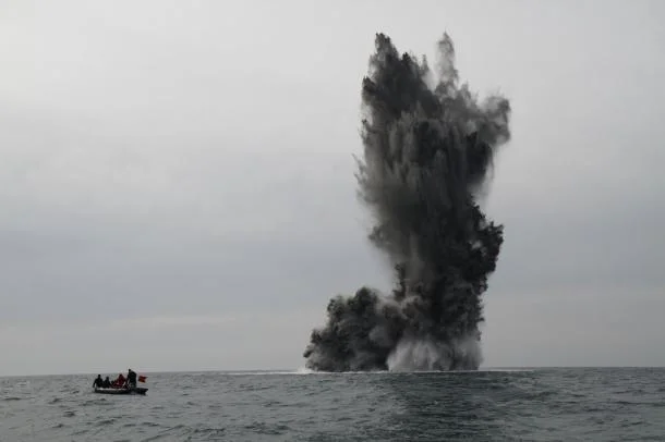 Opération de déminage pour le bâtiment base de plongeurs démineurs Styx
