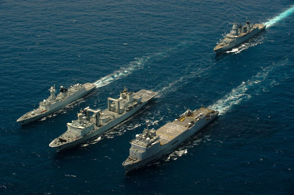 Des bâtiments européens et chinois participent ensemble à un exercice de lutte contre la piraterie dans le golfe d’Aden