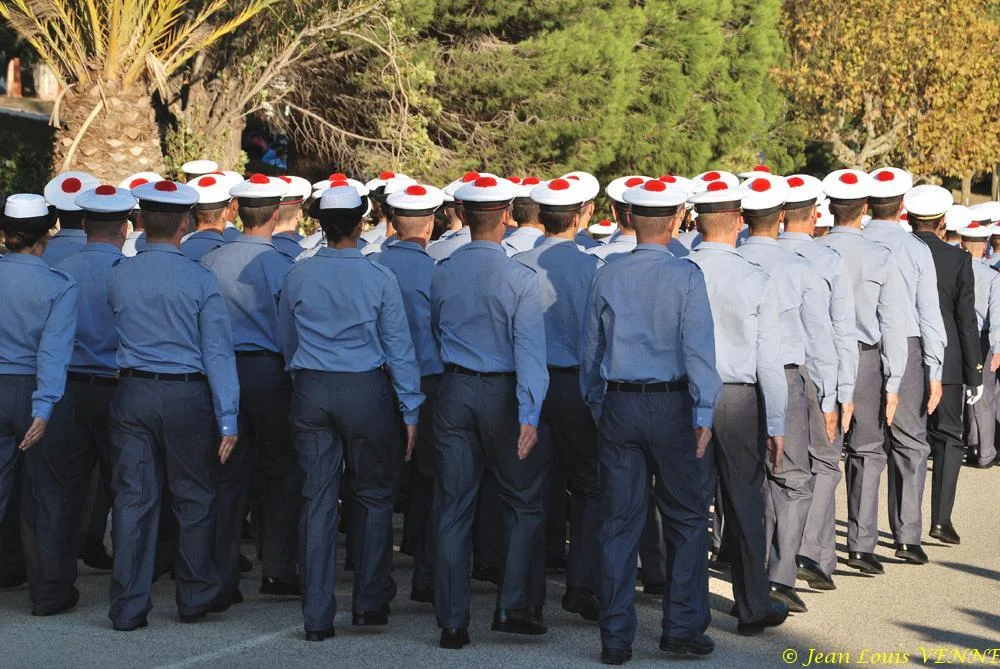 Présentation aux drapeaux du CIN Saint-Mandrier