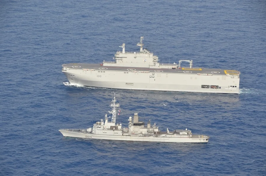 La frégate Jean Bart et le BPC Gamal Abdel Nasser