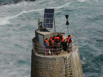 Les naufragés sur la tourelle des Chiens Perrins