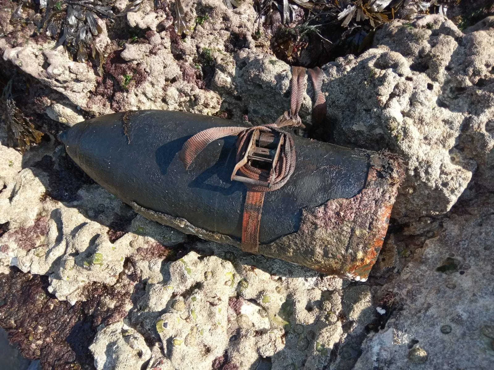 L'obus de 270mm neutralisé par le GPD de la Manche à Saint-Pierre-en-Port