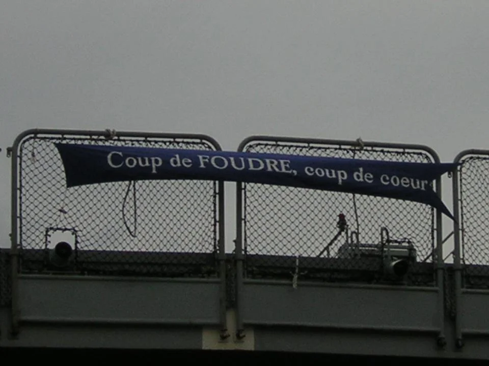 La banderole qui vous accueille à bord