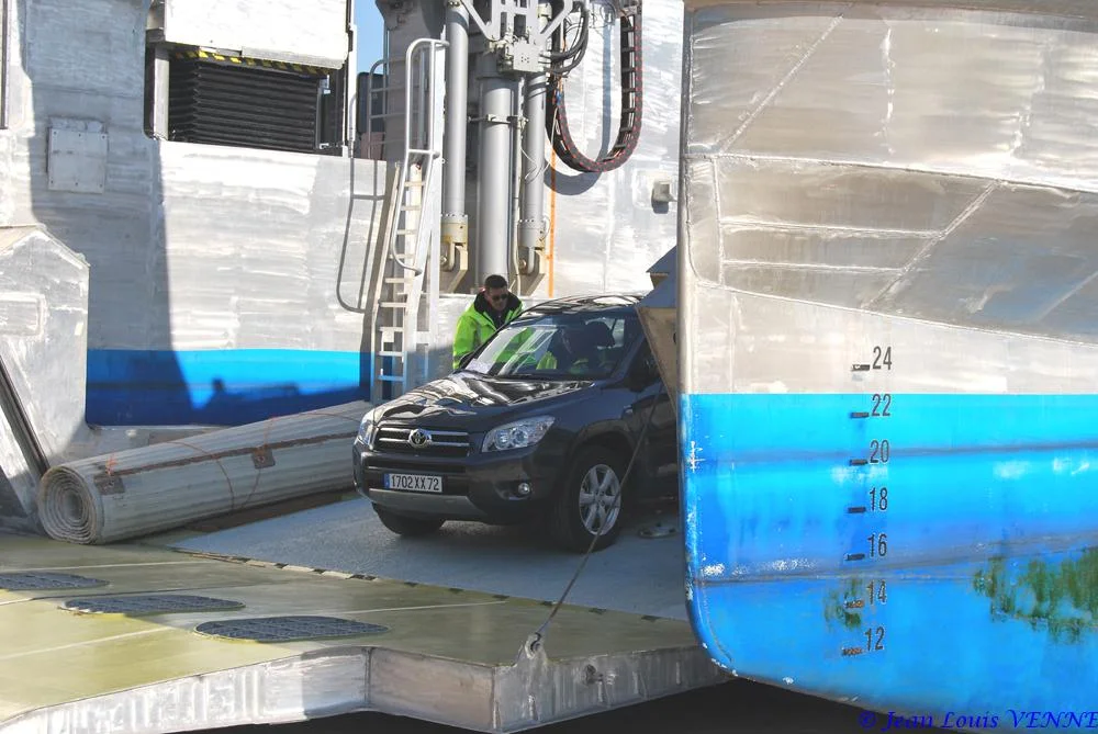 Premier plageage du L-CAT avec matériel roulant