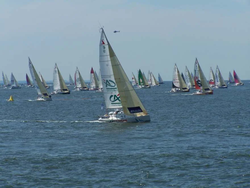 Lancement des 50 Figaristes pour la première étape Caen-Crosshaven