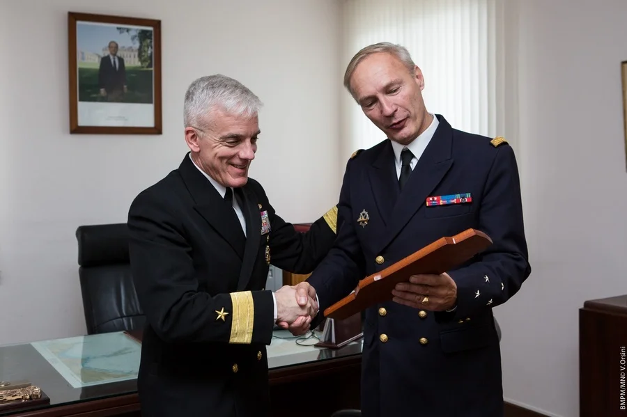 Rencontre entre CECMED et le commandant du 10e groupe aéronaval de l’US Navy