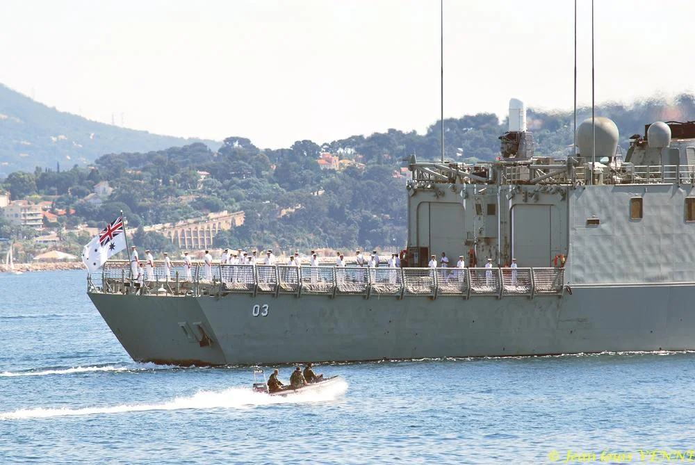 La frégate australienne HMAS Sydney quitte Toulon