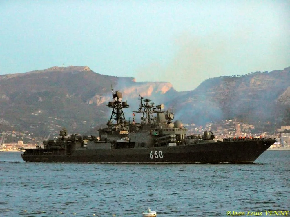 Départ du destroyer russe Admiral Chabanenko