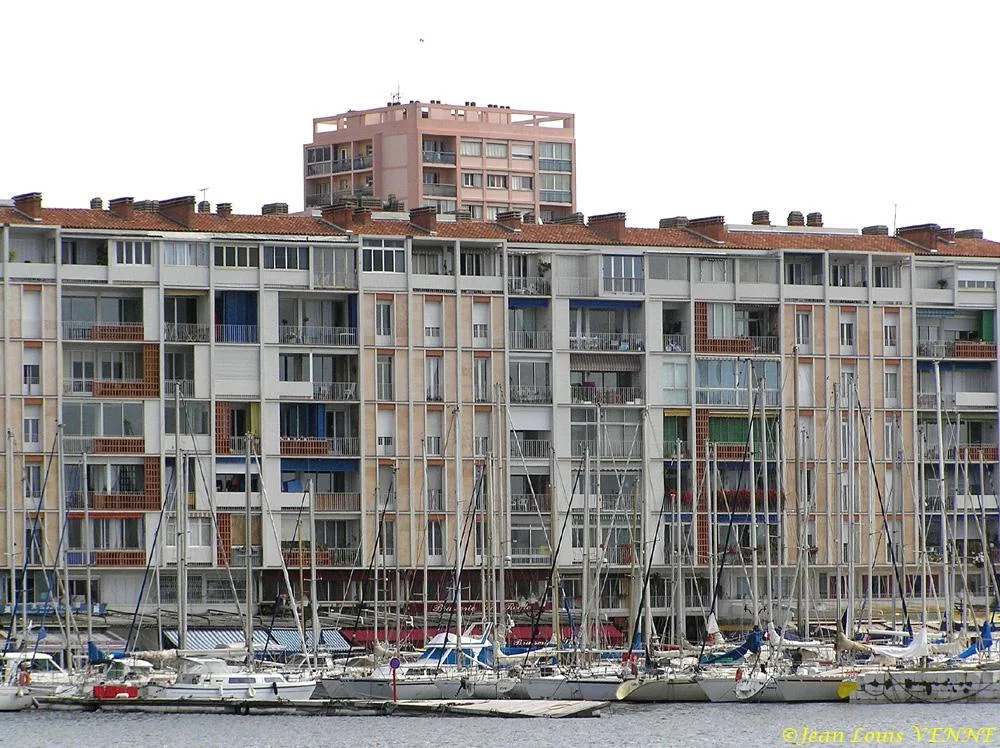 Toulon sous les nuages