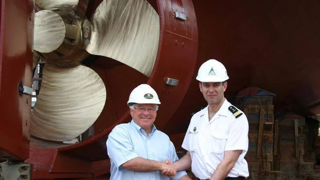 Une fonderie canadienne forge des liens avec un bâtiment français