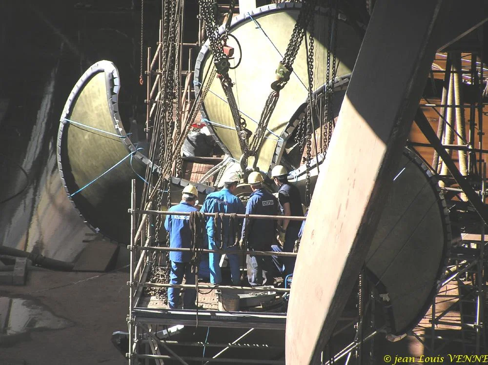 La seconde hélice du porte-avions