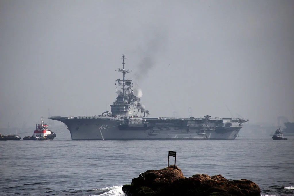 Le porte-avions Sao Paulo quitte Rio de Janeiro