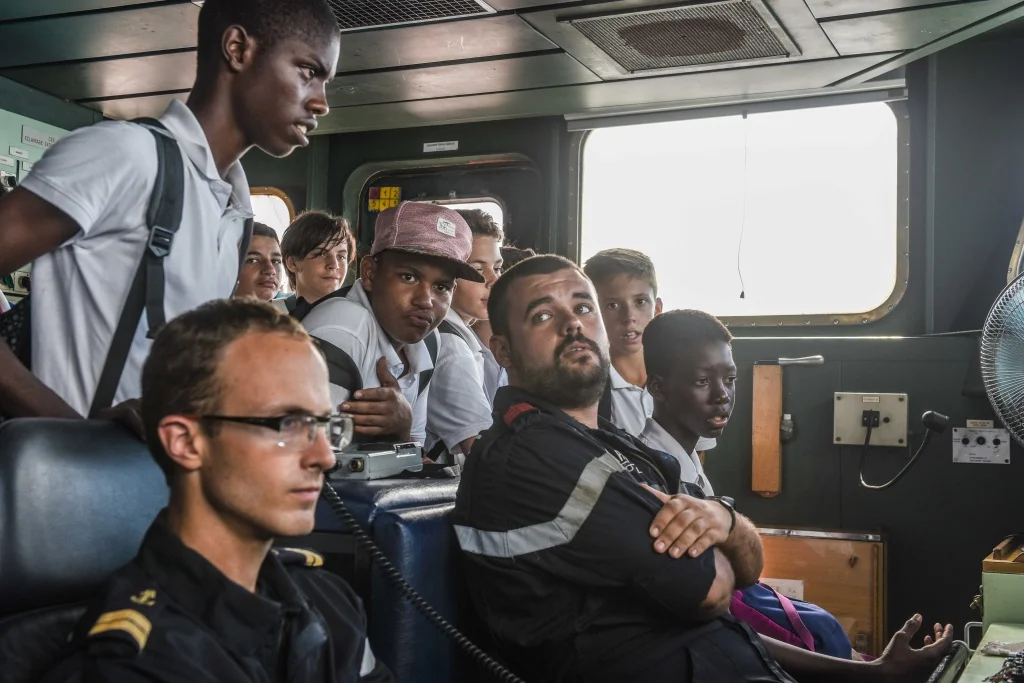 Des collégiens au cœur de l’action à bord de la frégate Germinal